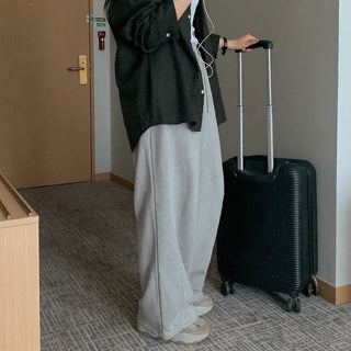 Slit wide training pants