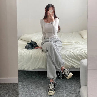 Long-sleeved inner U-neck semi-cropped T-shirt