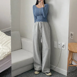 Long-sleeved inner U-neck semi-cropped T-shirt