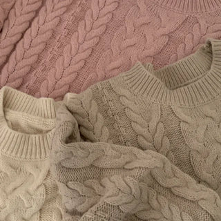 Twist Puff Front Round Oversized Knit