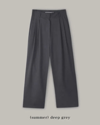 Leg-lengthening pintuck wide slacks