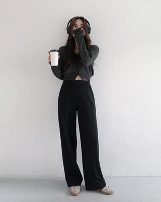 Stress-free! Comfortable wide-leg fleece-lined slacks that feel like training wear.