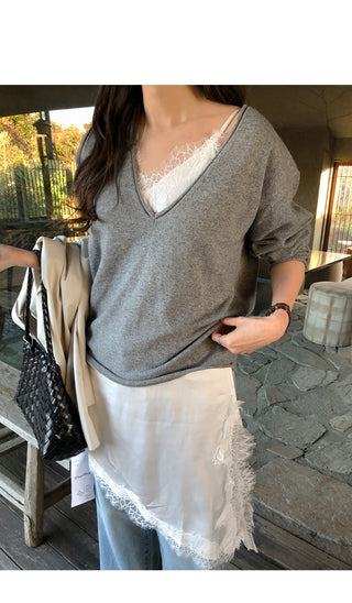 Deep V-neck knit