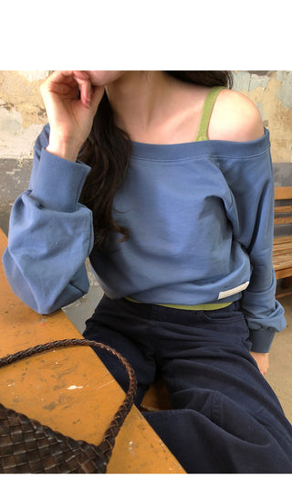 One-shoulder lettering sweatshirt