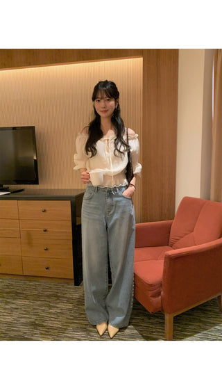 Off-shoulder blouse