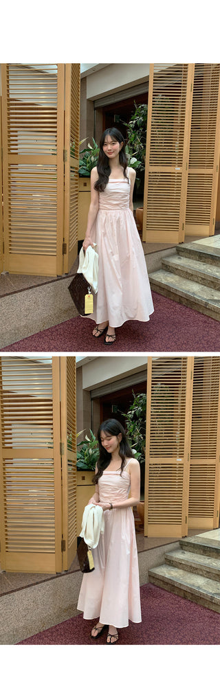 Sleeveless long dress