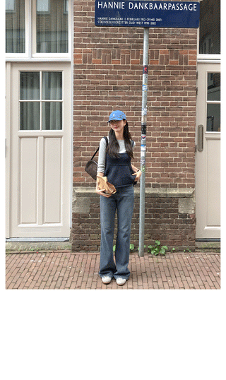 Semi-flare low-rise denim pants