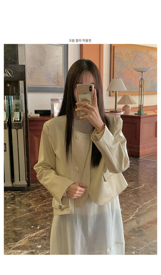 Round leather jacket