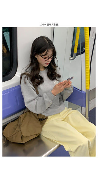 Round sweatshirt