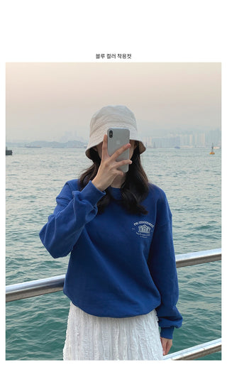 Round sweatshirt