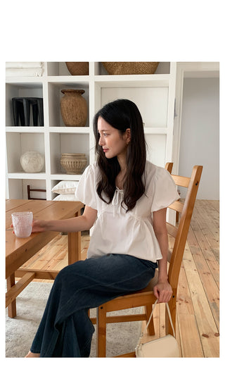 Puff-sleeve blouse