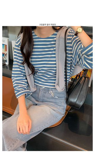 Kint Striped Border Pattern T-Shirt