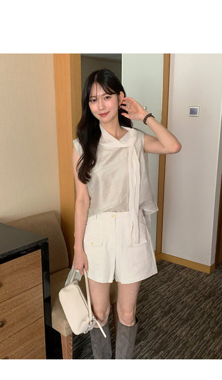 [2 colors] Tie-neck sleeveless blouse