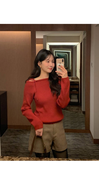 (3 colors) One-shoulder button knit