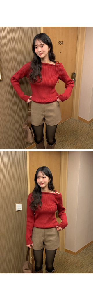 (3 colors) One-shoulder button knit
