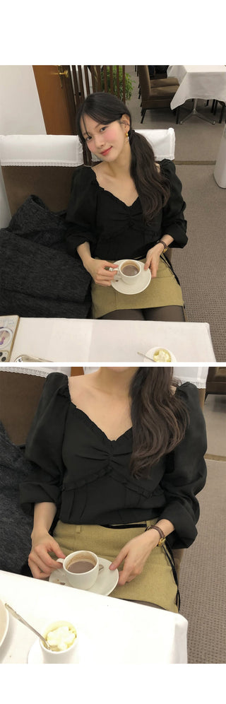 (4 colors) Frilled and pleated blouse