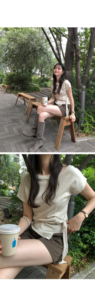 [2 colors] Loose-fitting check off-shoulder shirred puff sleeve blouse