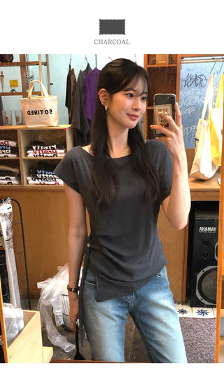 [2 colors] Loose-fitting check off-shoulder shirred puff sleeve blouse