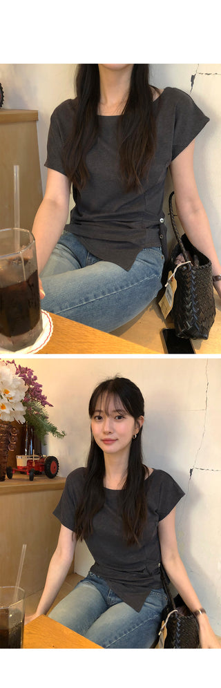 [2 colors] Loose-fitting check off-shoulder shirred puff sleeve blouse