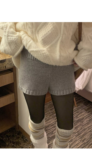(2 colors) Knit shorts