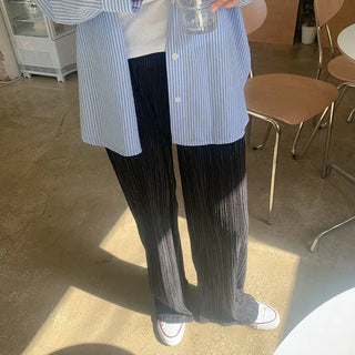 Pleated elastic waist pants