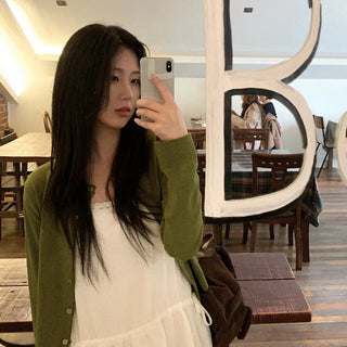 Slim round neck knit cardigan