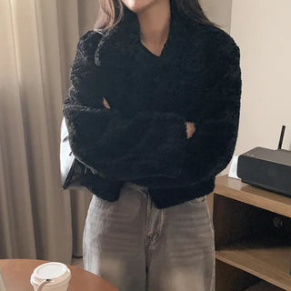 Loose silhouette short length faux fur jacket