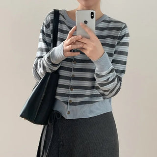 Two-tone border round neck cardigan