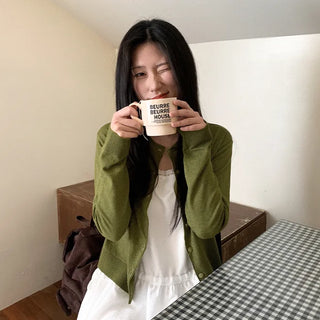Slim round neck knit cardigan
