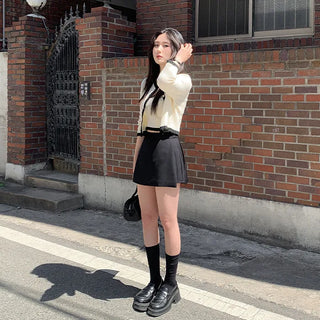 (Set) V-neck cropped sleeveless top & cardigan set