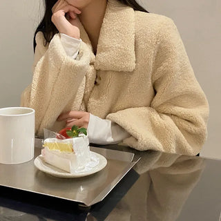 Boa quilted loose-fit short fur jacket