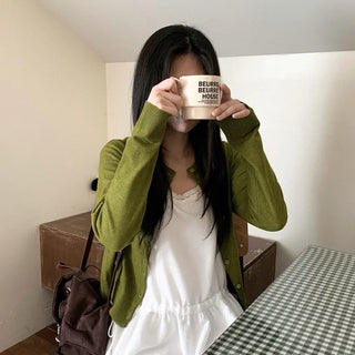 Slim round neck knit cardigan