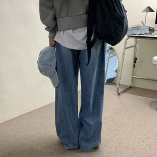 Wide-leg pleated denim pants