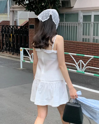 Lace mini skirt