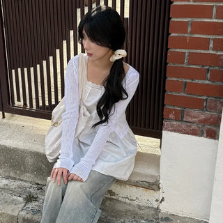 Lace ribbon shirred sleeveless blouse