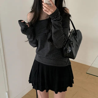 Striped Border Off-Shoulder Button T-Shirt