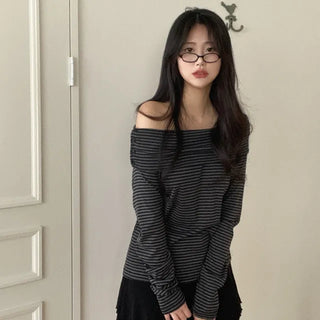 Striped Border Off-Shoulder Button T-Shirt