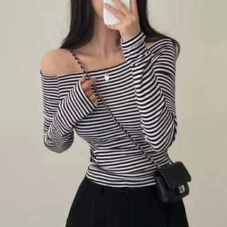 Off-shoulder striped slim T-shirt