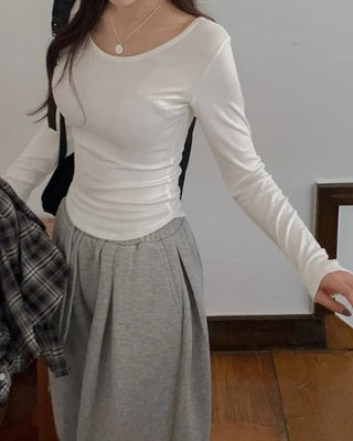 U-neck slim long-sleeved T-shirt