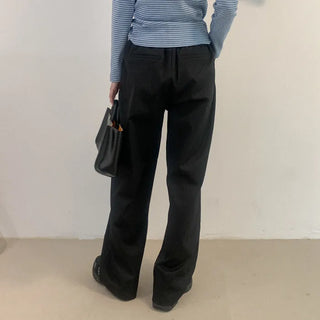 Pleated wide-leg pants