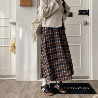 High-waisted elastic long flared check skirt