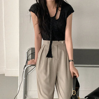 Tie-set knit sleeveless top