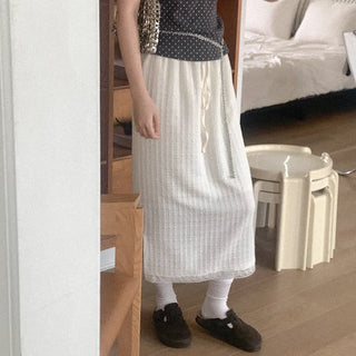 Checked embossed long skirt