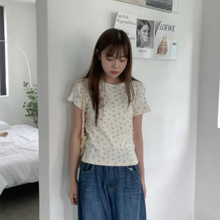 Flower eyelet punched short-sleeved T-shirt