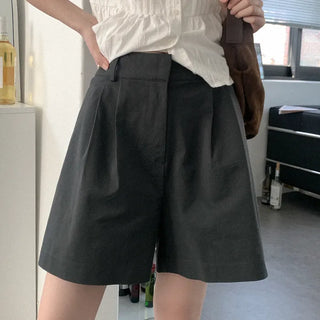 Pleated half chino pants