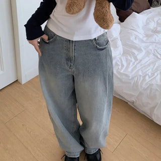 Pleated wide-leg denim pants