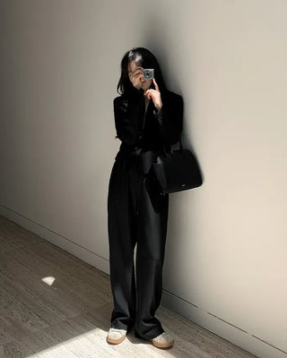 Leg-lengthening pintuck wide slacks