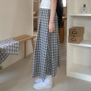 Pleated checkered long skirt