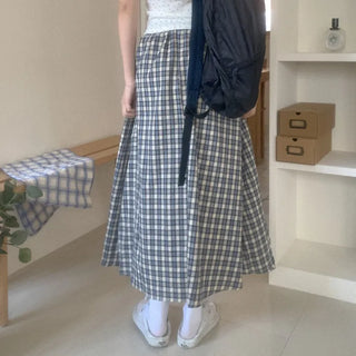 Pleated checkered long skirt