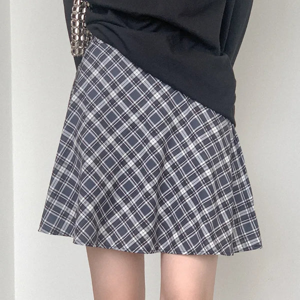 Checkered mini skirt
